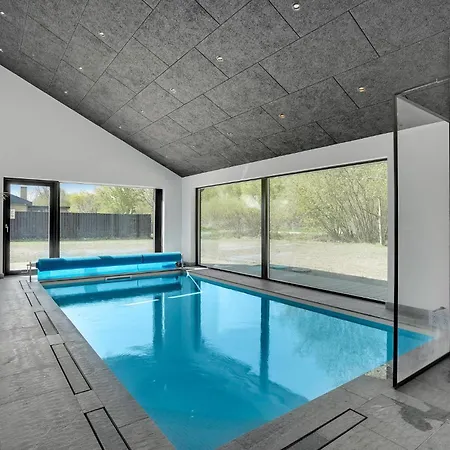 4 Bedroom Amazing In *