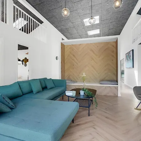 Beautiful In With Kitchen *