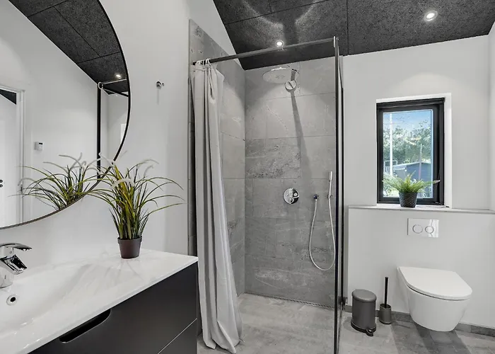 Beautiful In With Kitchen *